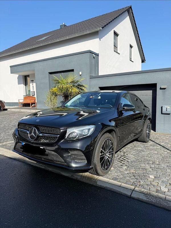Gebraucht Mercedes GLC350 AMG line 258 PS (189 kW) 2017 Schwarz Coupé