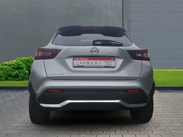 Gebraucht Nissan Juke Tekna 114 PS (83 kW) 2023 Silber SUV