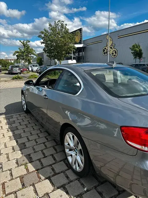 Gebraucht BMW 325 218 PS (160 kW) 2007 Coupé