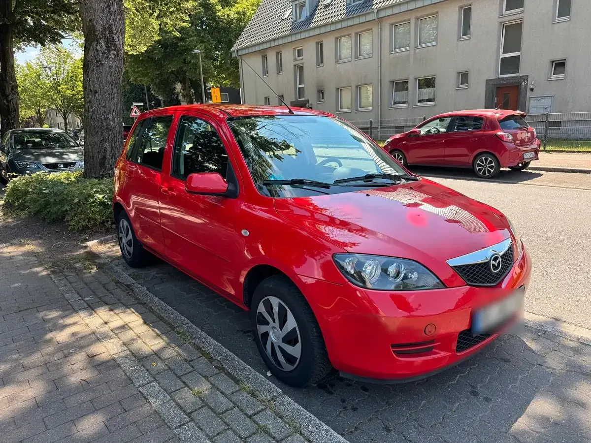 Gebraucht Mazda 2 80 PS (58 kW) 2006 Rot Kleinwagen