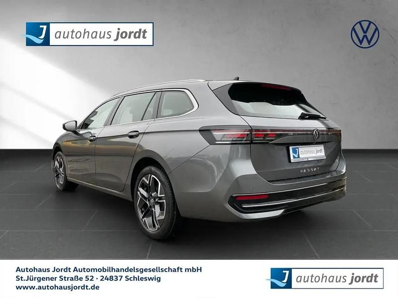 Nouvelle VW Passat Elegance 150 ch (110 kW) 2025 Gris Break