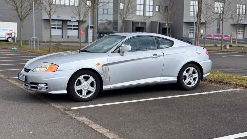 Grau Gebraucht 2005 Hyundai Coupé Coupé | 3.400 € (Fairer Preis) - Bild 1/4