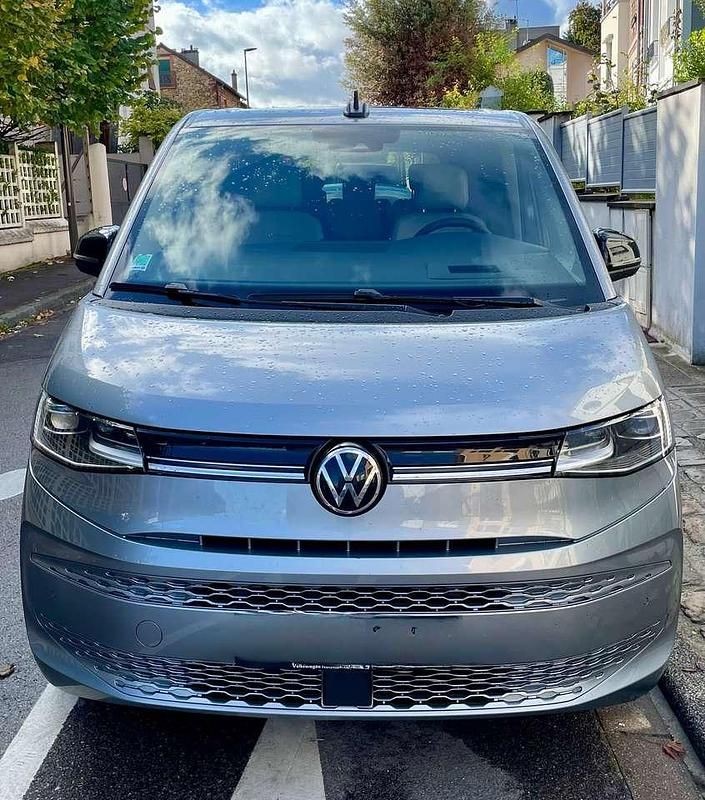 Gebraucht VW Multivan Life 150 PS (110 kW) 2023 Silber Van