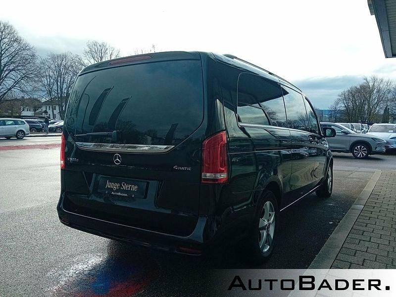 Gebraucht Mercedes V300 237 PS (174 kW) 2023 Schwarz Van / Kleinbus