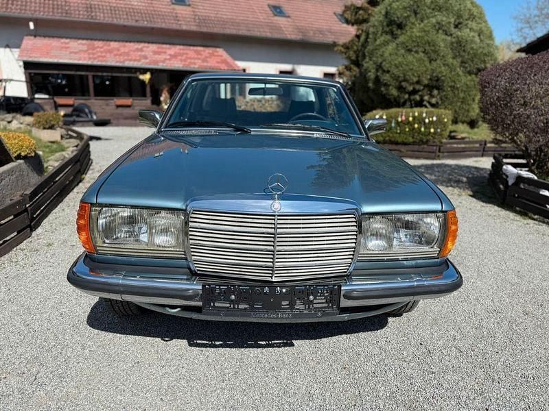 Gebraucht Mercedes 280 185 PS (136 kW) 1977 Blau