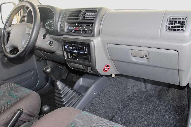 Gebraucht Suzuki Jimny 88 PS (64 kW) 1999 Weiß SUV