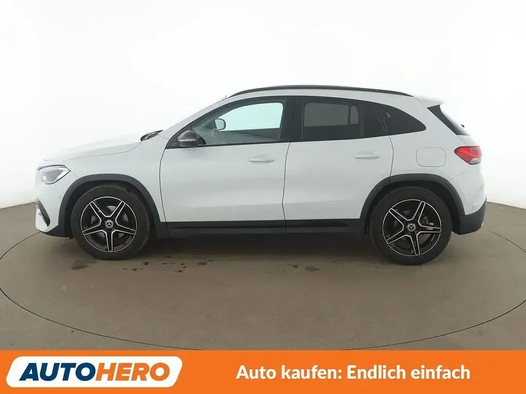 Gebraucht Mercedes GLA200 AMG line 163 PS (119 kW) 2023 Weiß SUV