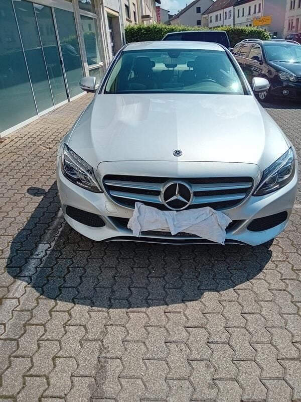 Silber Gebraucht 2018 Mercedes C180 Limousine | 20.800 € (Guter Preis) - Bild 1/4