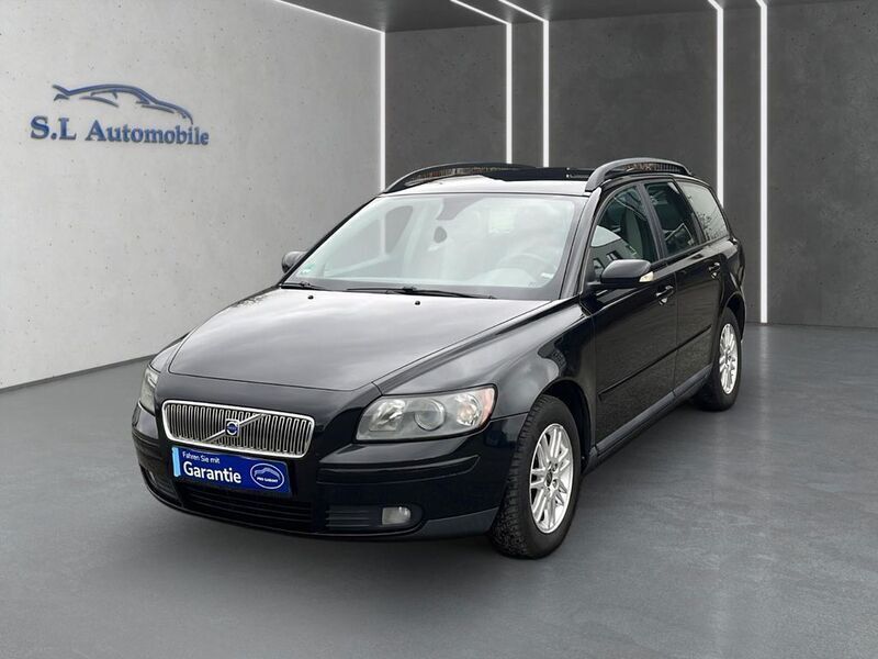 Schwarz Gebraucht 2006 Volvo V50 Momentum Kombi | 3.390 € (Teuer) - Bild 1/4