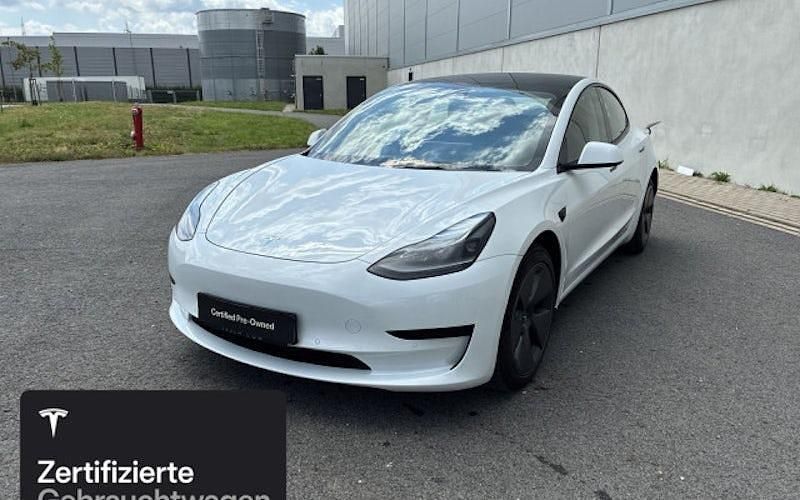 Weiß Gebraucht 2021 Tesla Model 3 Limousine | 27.700 € (Fairer Preis) - Bild 1/4