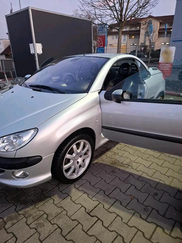 Gebraucht Peugeot 206 CC 136 PS (100 kW) 2002 Grau Cabrio