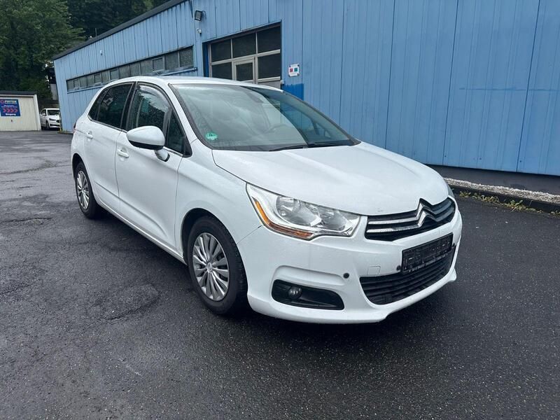 Weiß Gebraucht 2013 Citroën C4 SELECTION Limousine | 2.190 € (Superpreis) - Bild 1/4