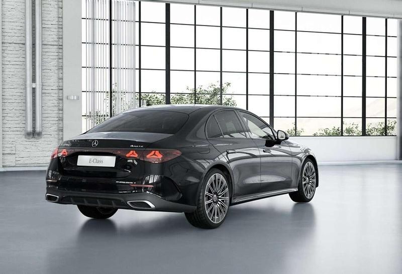 Gebraucht Mercedes E220 AMG 197 PS (144 kW) 2025 Unilack schwarz Limousine