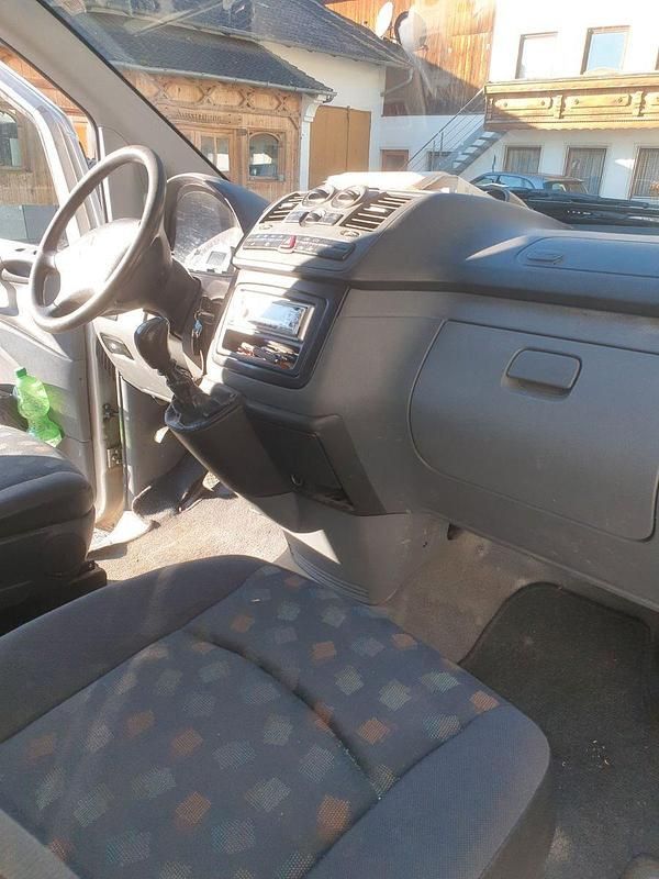 Gebraucht Mercedes Vito 150 PS (110 kW) 2003 Silber Van