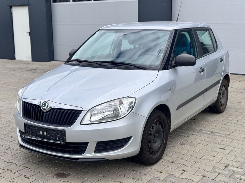 Silber Gebraucht 2010 Skoda Fabia Special Limousine | 2.800 € (Superpreis) - Bild 1/4