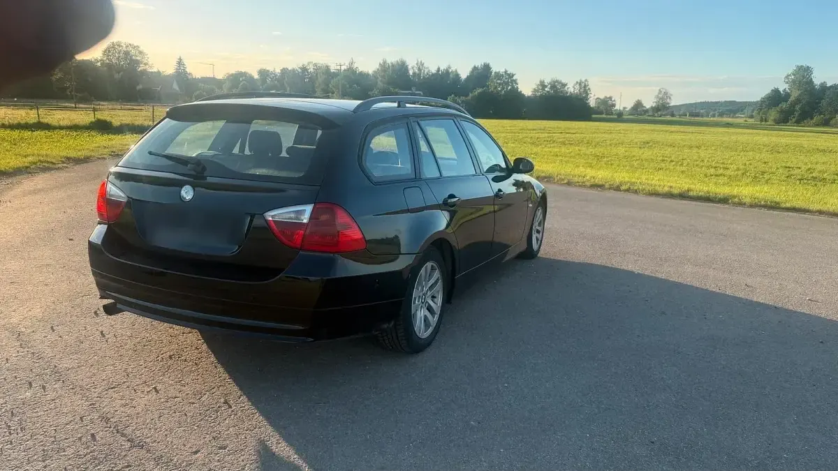Gebraucht BMW 318 122 PS (89 kW) 2006 Schwarz Kombi