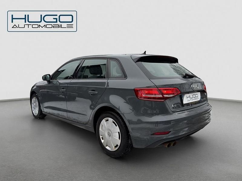 Gebraucht Audi A3 Comfort 150 PS (110 kW) 2019 Grau Limousine