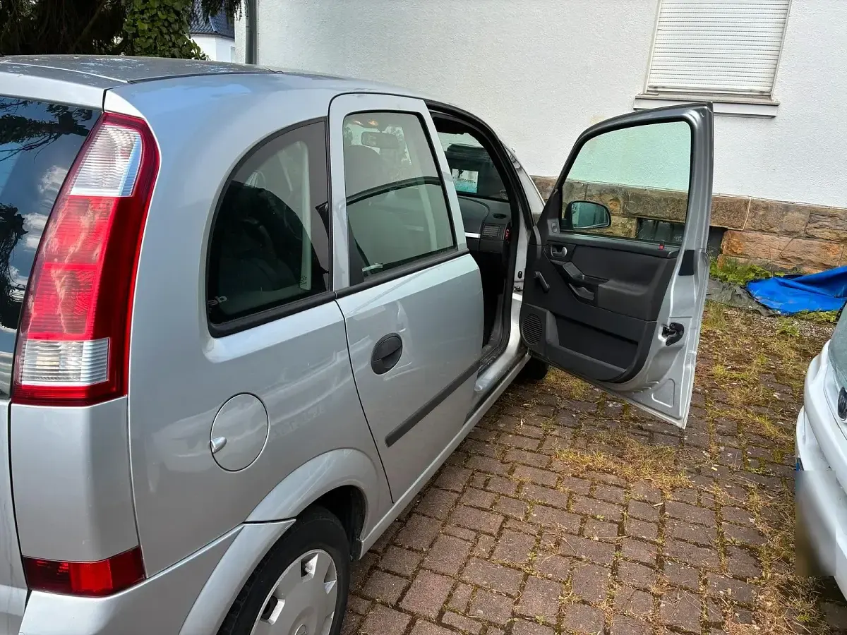 Gebraucht Opel Meriva 87 PS (63 kW) 2003 Silber Van / Kleinbus