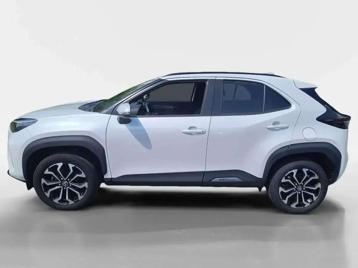 Gebraucht Toyota Yaris Cross 116 PS (85 kW) 2024 Weiß SUV