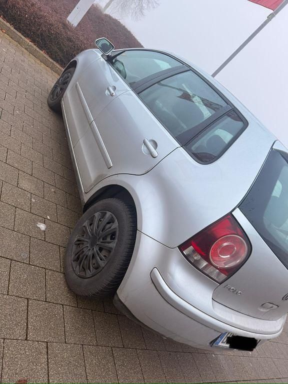 Gebraucht VW Polo Comfortline 80 PS (58 kW) 2006 Silber Limousine
