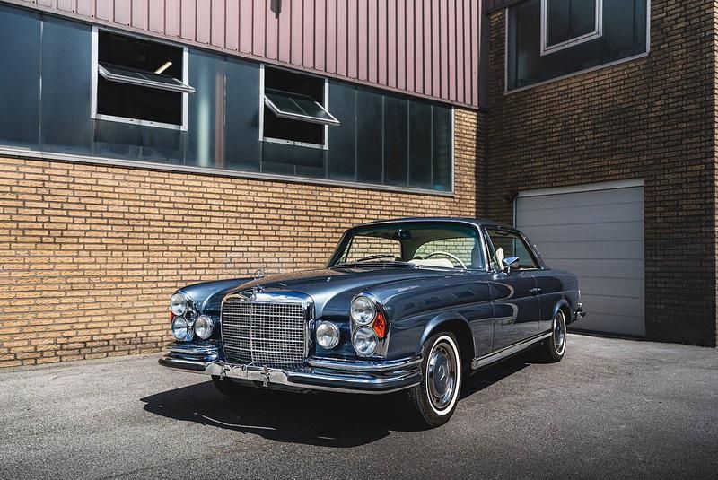 Blau Gebraucht 1971 Mercedes W111 Coupé | 154.900 € - Bild 1/4