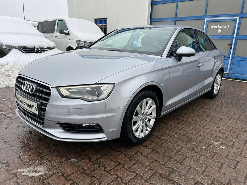 Silber Gebraucht 2015 Audi A3 Attraction Limousine | 16.900 € (Fairer Preis) - Bild 1/4