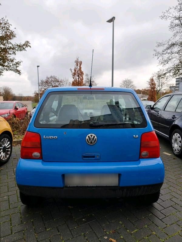 Gebraucht VW Lupo 75 PS (55 kW) 1998 Blau Kleinwagen