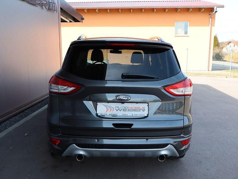 Gebraucht Ford Kuga Individual 179 PS (131 kW) 2015 Grau SUV