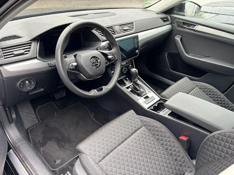 Gebraucht Skoda Superb Ambition 150 PS (110 kW) 2024 Schwarz Kombi