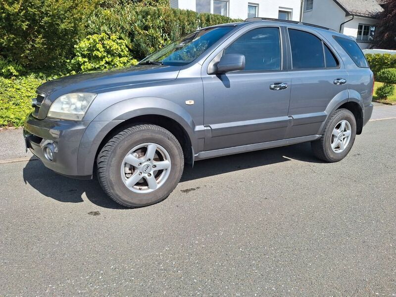 Grau Gebraucht 2005 Kia Sorento EX SUV | 3.900 € (Fairer Preis) - Bild 1/4