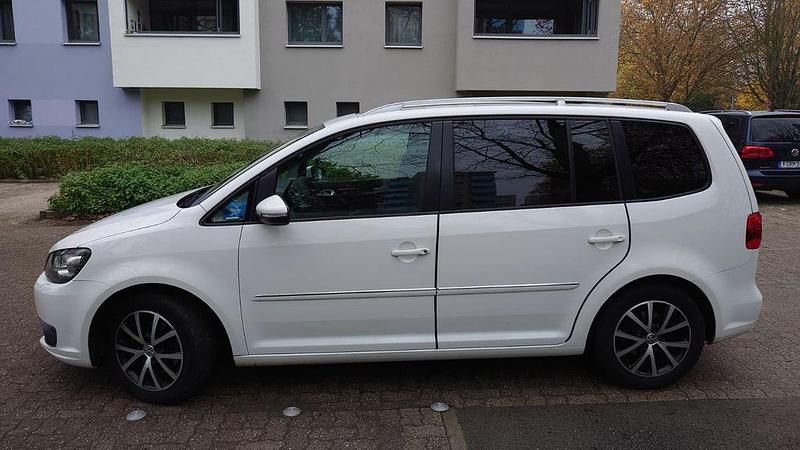 Gebraucht VW Touran Highline 140 PS (102 kW) 2011 Weiß Van / Kleinbus