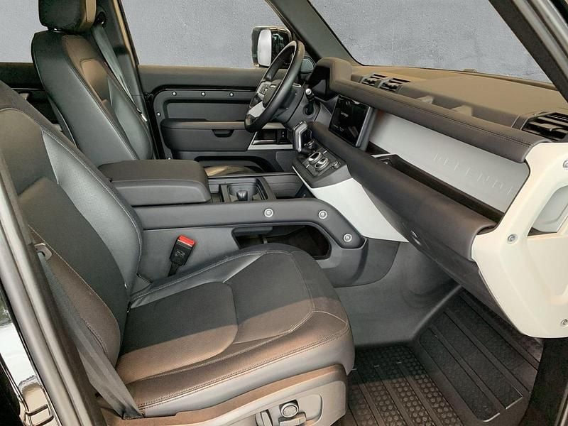 Gebraucht Land Rover Defender SE Dynamic 249 PS (183 kW) 2023 Schwarz SUV