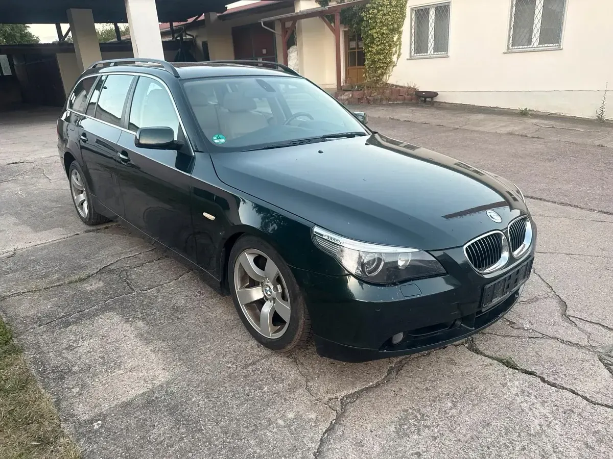 Gebraucht BMW 545 333 PS (244 kW) 2004 Grün Kombi