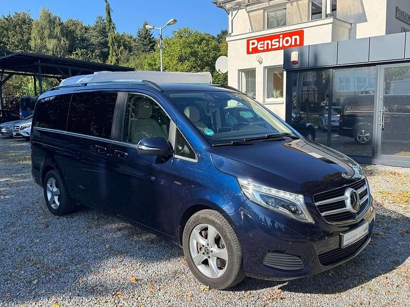 Cavansitblau Gebraucht 2017 Mercedes V250 Edition Van / Kleinbus | 45.990 € (Teuer) - Bild 1/4