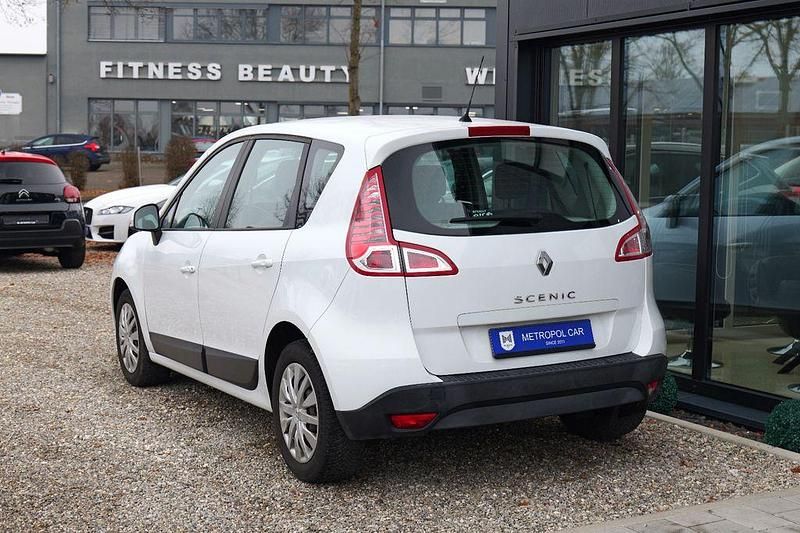 Gebraucht Renault Scénic III Authentique 110 PS (80 kW) 2011 Weiß Van / Kleinbus