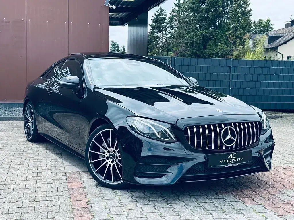 Gebraucht Mercedes E300 AMG line 245 PS (180 kW) 2019 Schwarz Coupé