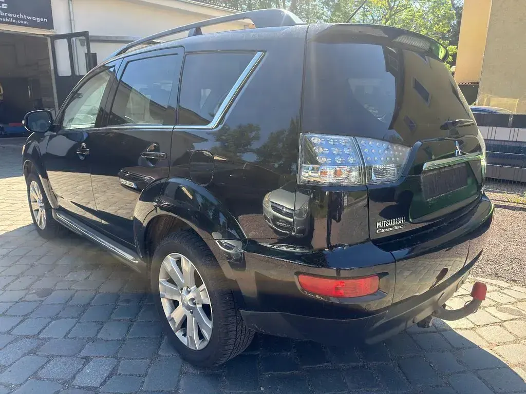 Gebraucht Mitsubishi Outlander 177 PS (130 kW) 2012 Schwarz SUV