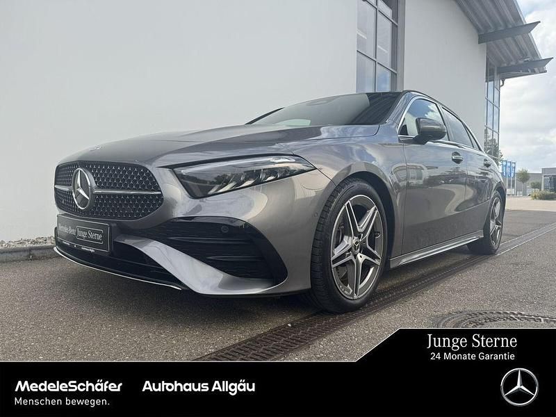 Mountaingrau (metallic) Gebraucht 2023 Mercedes A250 AMG Limousine | 38.940 € (Etwas zu teuer) - Bild 1/4