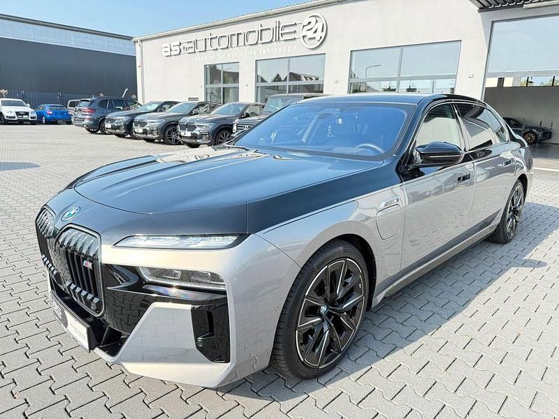 Grau Gebraucht 2024 BMW M760e Executive Limousine | 149.990 € - Bild 1/4