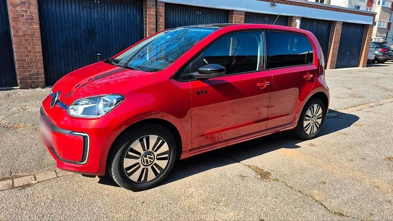 Second-hand VW e-up! 61 kW (83 CP) 2021 Roșu Hatchback