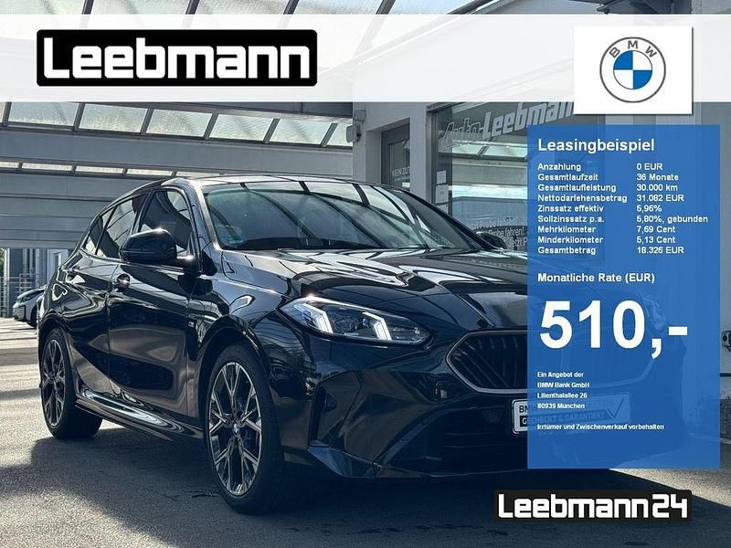Schwarz (saphirschwarz metallic) Gebraucht 2025 BMW 120 M Sport Kleinwagen | 36.987 € (Etwas zu teuer) - Bild 1/4