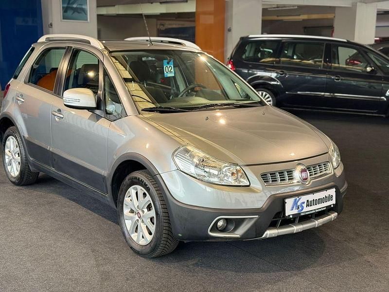 Grau Gebraucht 2013 Fiat Sedici Easy SUV | 7.999 € (Teuer) - Bild 1/4