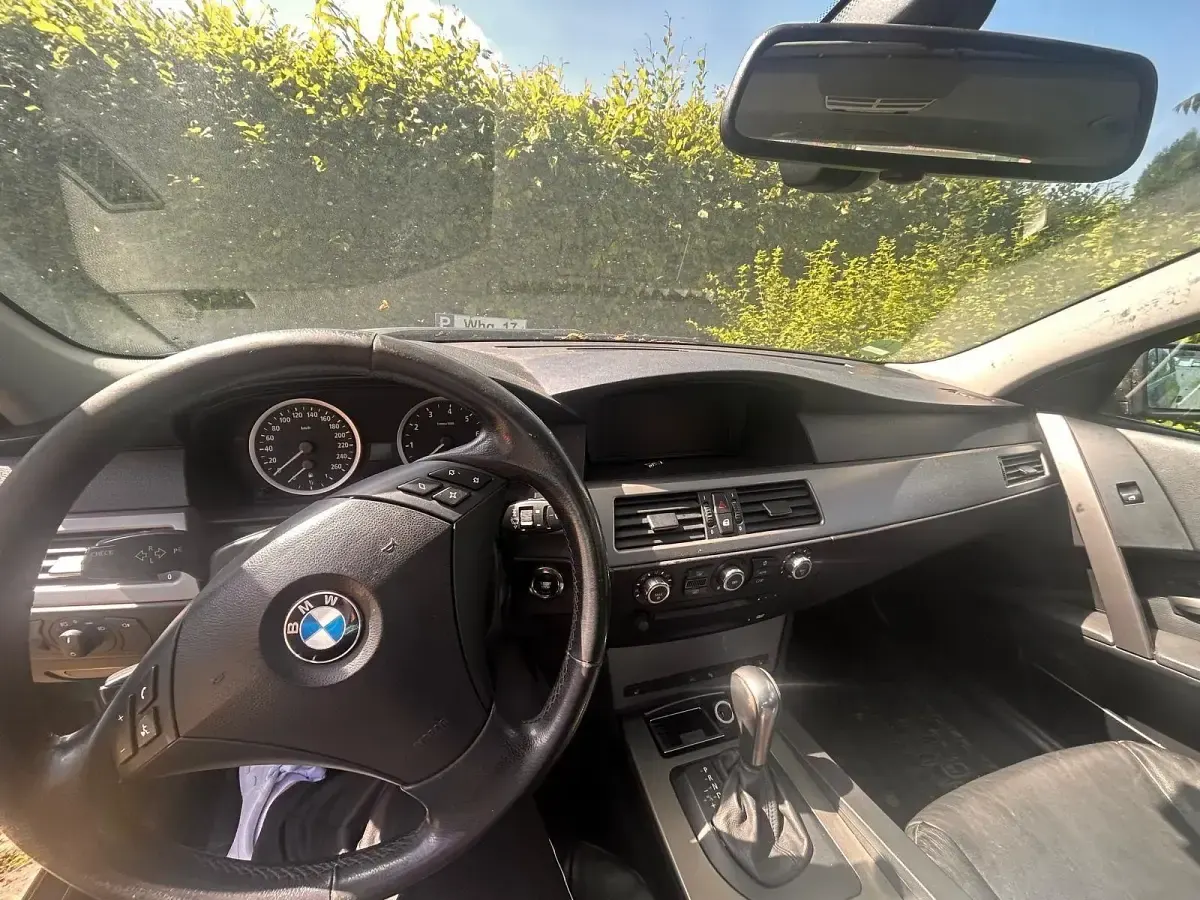 Gebraucht BMW 525 218 PS (160 kW) 2006 Grau Limousine