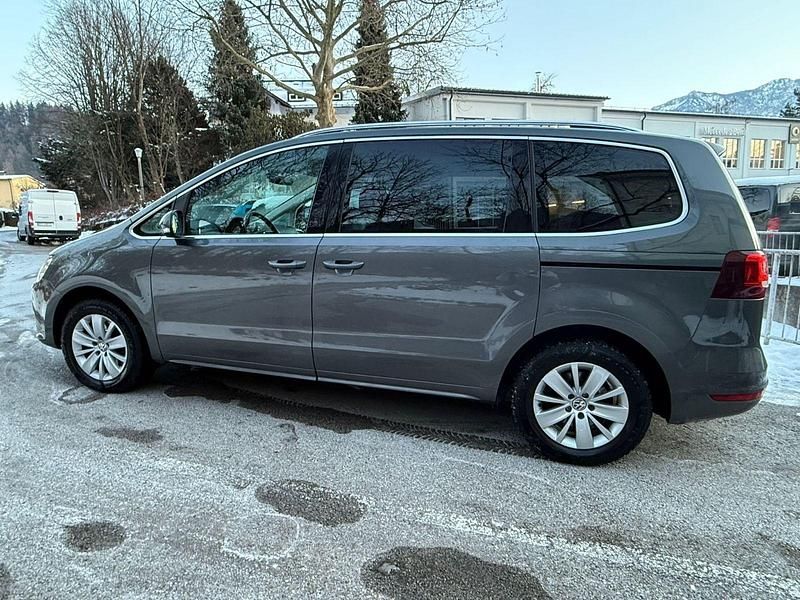 Gebraucht VW Sharan Comfortline 184 PS (135 kW) 2017 Indiumgrau metallic Van / Kleinbus