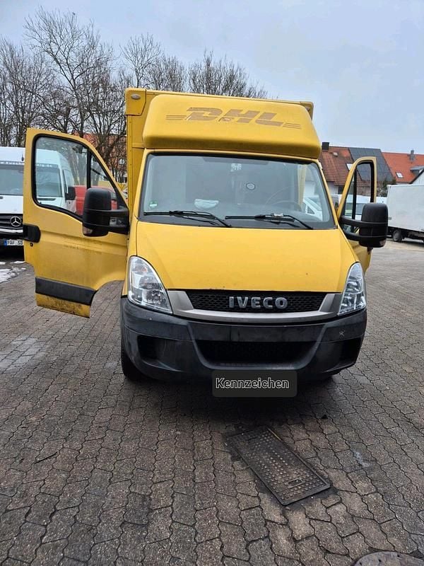 Gebraucht Iveco Daily 106 PS (77 kW) 2010 Gelb Van / Kleinbus