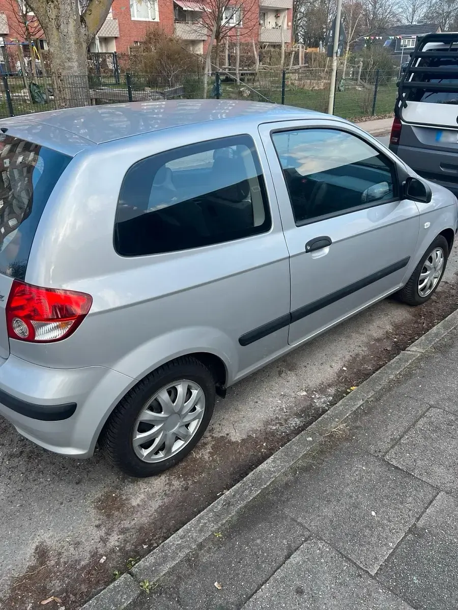 Second-hand Hyundai Getz 65 CP (47 kW) 2005 Argintiu Hatchback