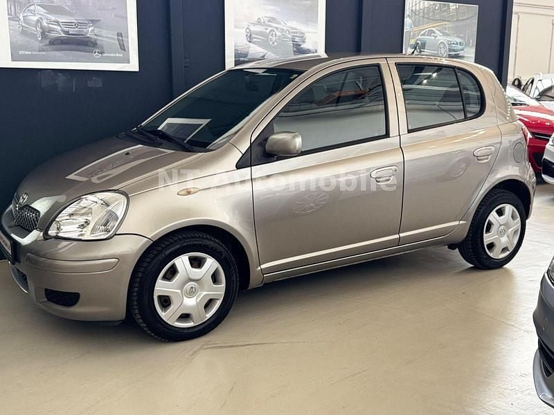 Grau Gebraucht 2003 Toyota Yaris Sol Kleinwagen | 5.999 € - Bild 1/4