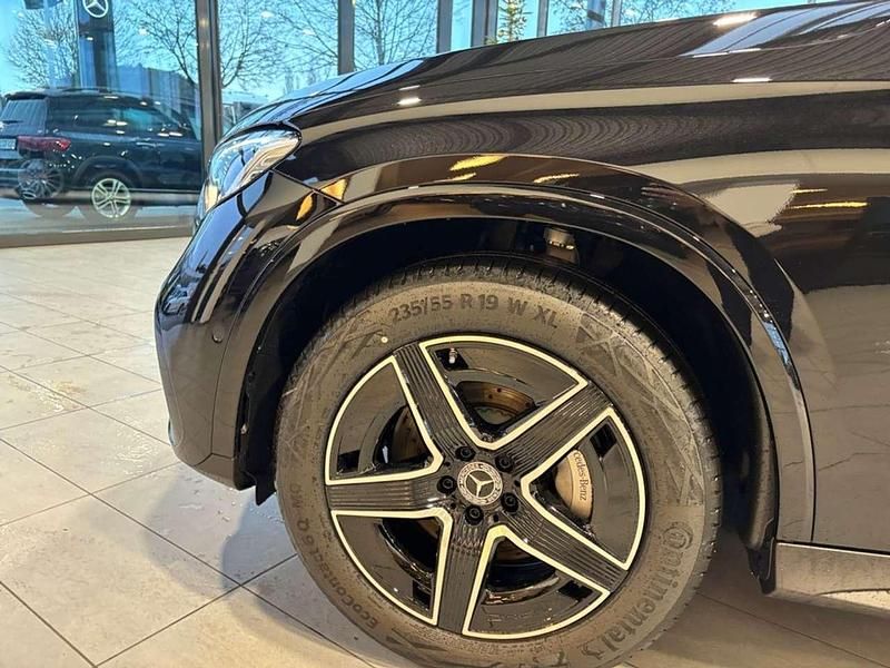 Gebraucht Mercedes GLC220 AMG line 197 PS (144 kW) 2025 Metalliclack obsidianschwarz Coupé