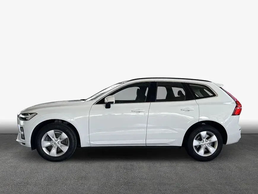 Gebraucht Volvo XC60 Momentum 197 PS (144 kW) 2022 Ice white 614 SUV
