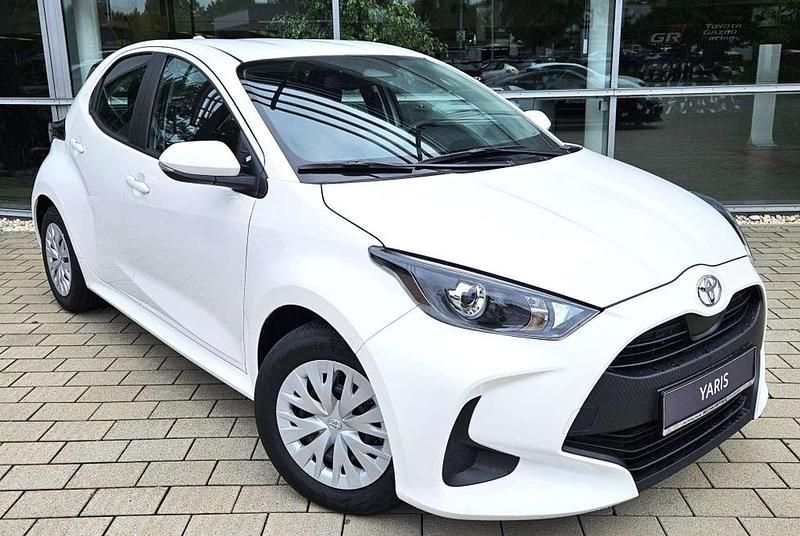 Schneeweiß Neu 2025 Toyota Yaris Hybrid Business Edition Kleinwagen | 23.398 € (Guter Preis) - Bild 1/4